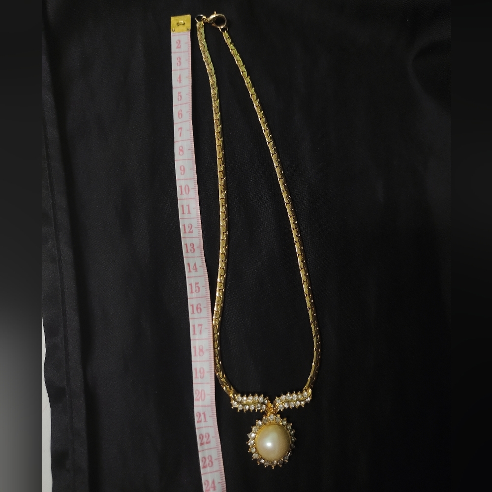 Necklaces - Picture 4 of 5